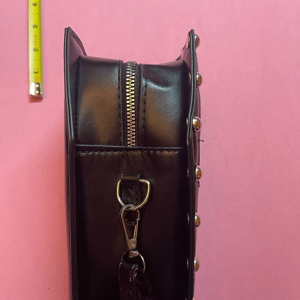 Gothic Coffin Crossbody Bag with Rose Embroidery | Black - Picture 4 of 6